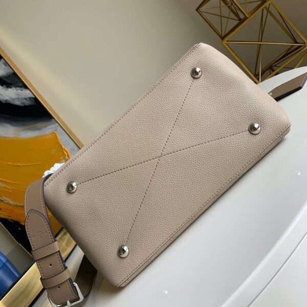 M56084 HANDBAG - Image 6