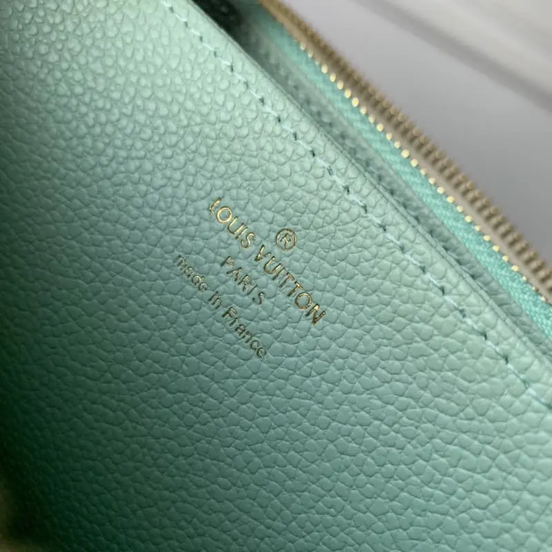 M69794 S3 19x10.5x2.5cm High Quality Bags - Image 9