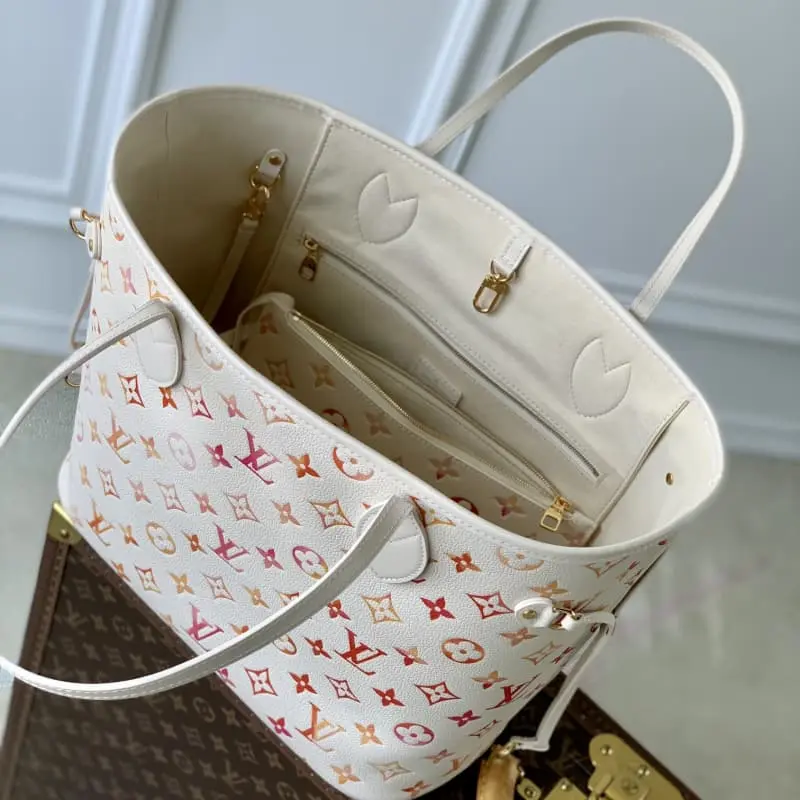 M47080 31x28x14cm High Quality Bags - Image 9