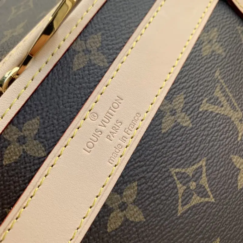 M45662 44x32x23cm High Quality Bags - Image 9