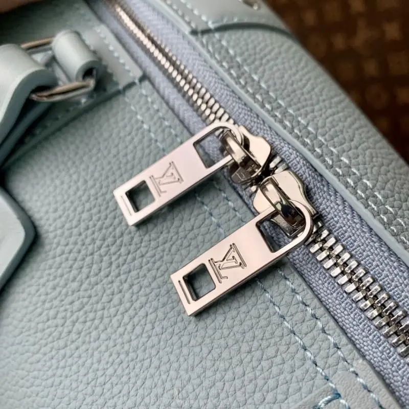 M23725 27x17x13cm High Quality Bags - Image 9