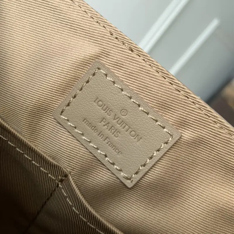 M23709 S1 28x24x10cm High Quality Bags - Image 9