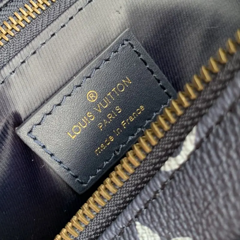 M46696 Flame 28x15x16.5cm High Quality Bags - Image 7