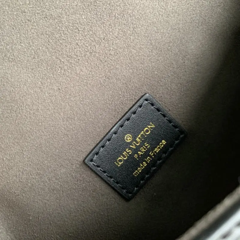 M23469 Black 20x16x7.5cm High Quality Bags - Image 9