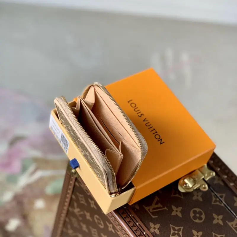 M82483 Gold 11x8.5x2cm High Quality Bags - Image 6