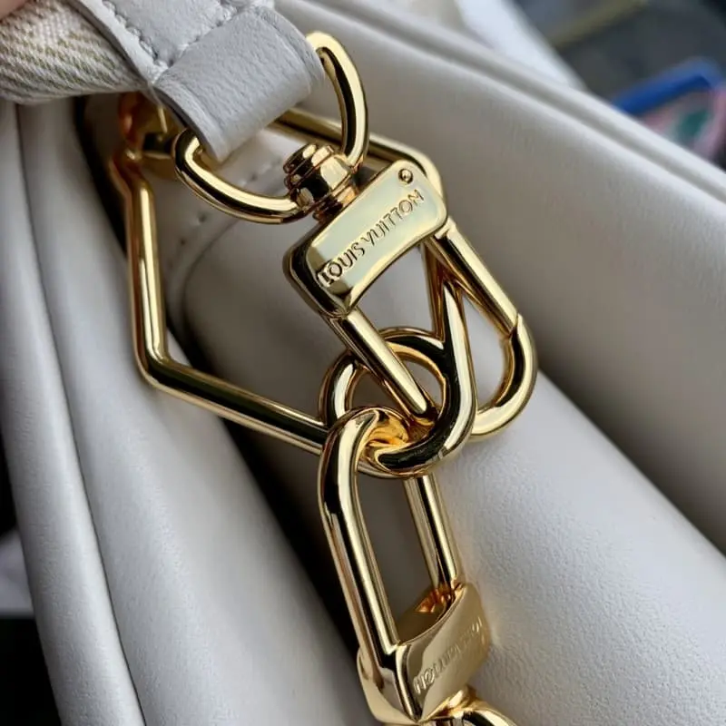 M22992 26x20x12cm High Quality Bags - Image 9