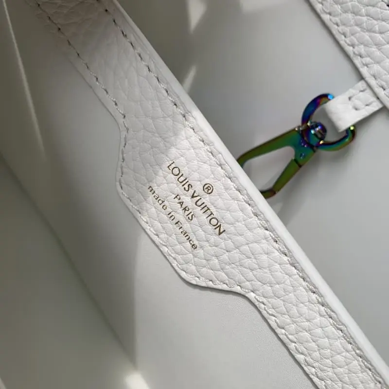 M22055 White Small 27x18x9cm High Quality Bags - Image 9