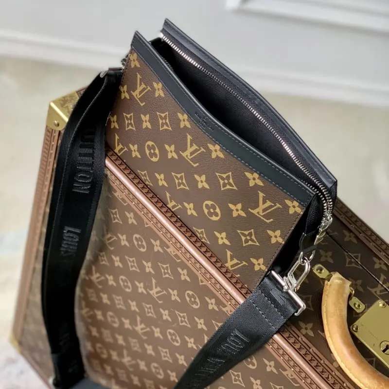 M81124 Presbyopia 18.5x11x6.5cm High Quality Bags - Image 9