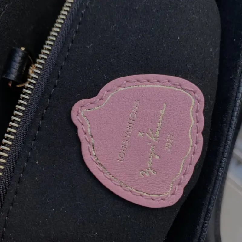 M21732 Black Flowers 25x19x11.5cm High Quality Bags - Image 9