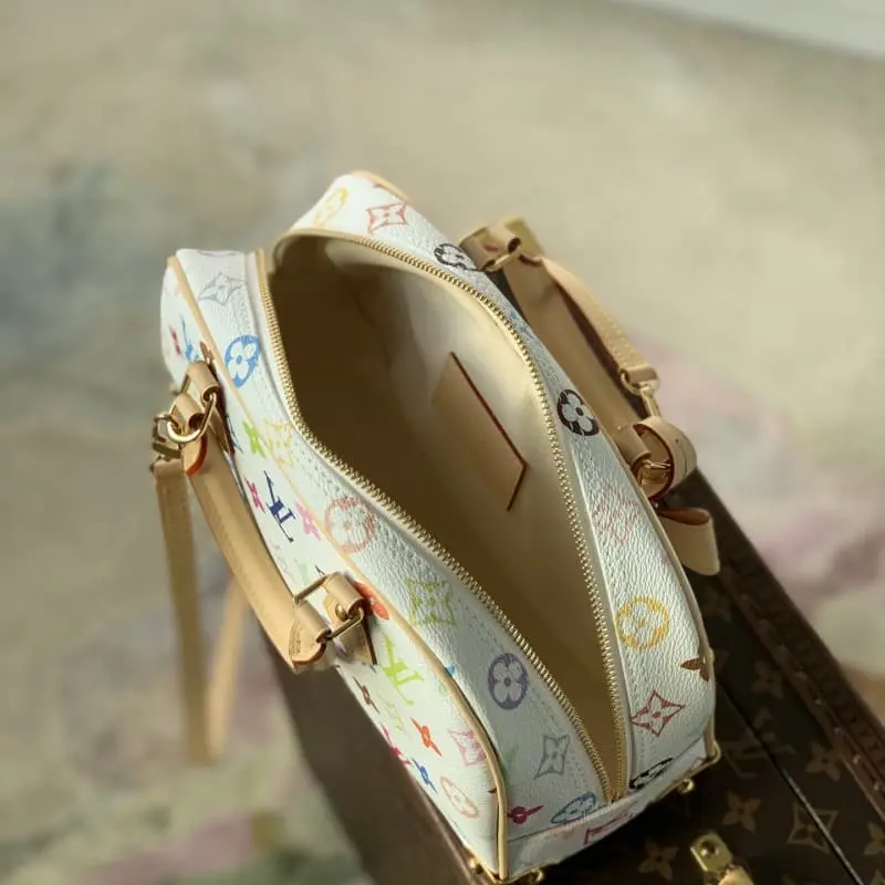 M13084 14x10x27cm High Quality Bags - Image 9