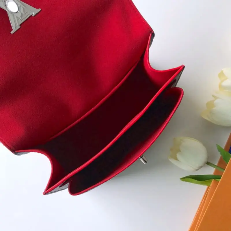 M53196 22.5x17x5.5cm High Quality Bags - Image 9