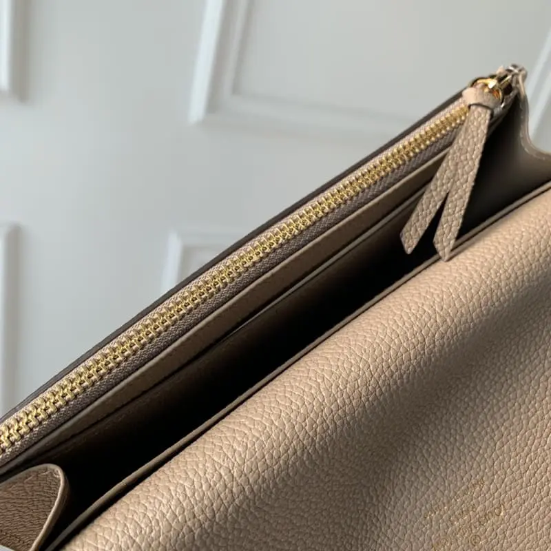 M82341 19x10x2cm High Quality Bags - Image 9