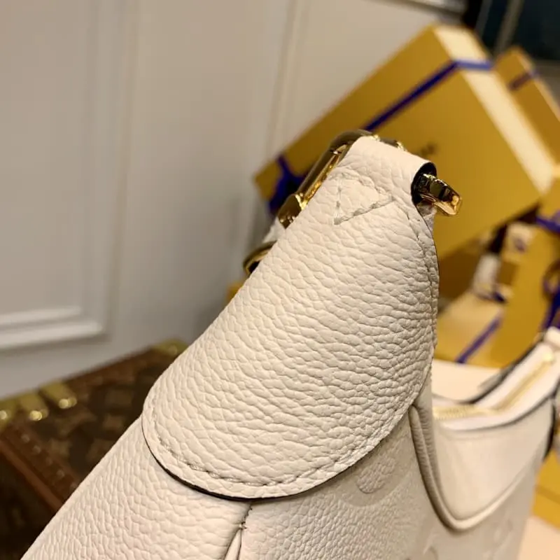 M46099 22x14x9cm High Quality Bags - Image 9