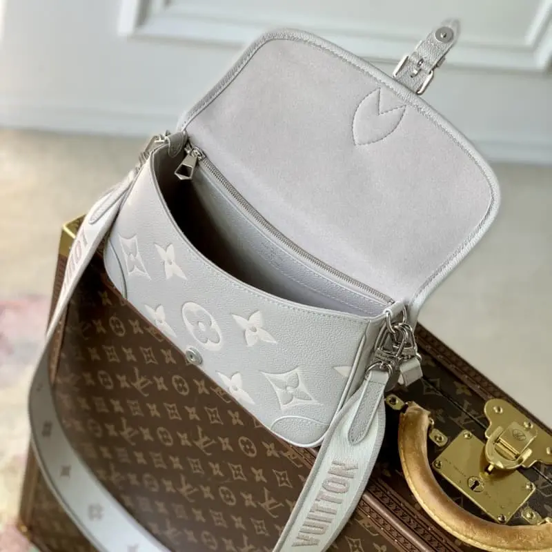 M14214 Taro Purple 15x9x24cm High Quality Bags - Image 9