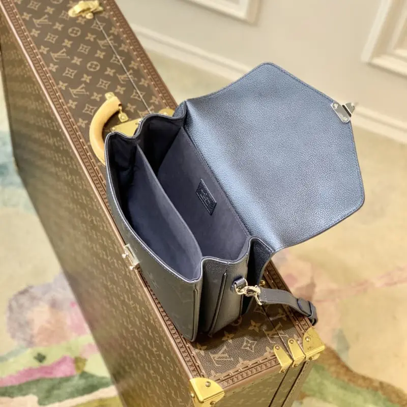 M59211 25x19x7cm High Quality Bags - Image 8