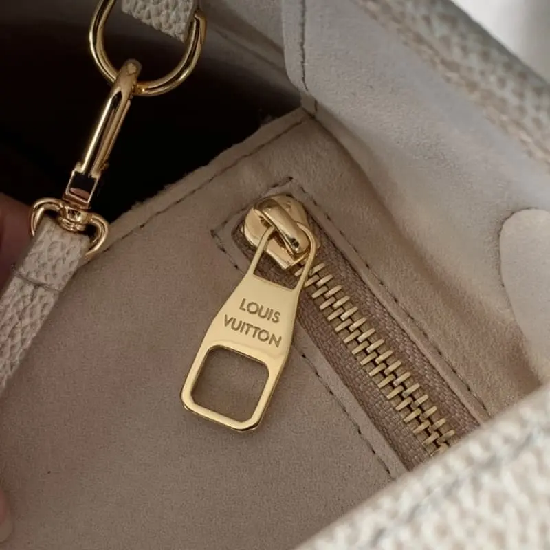 M45686 31x28x14cm High Quality Bags - Image 9