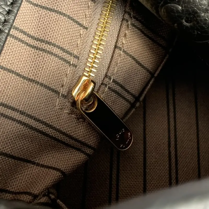 M41066 47x32x22cm High Quality Bags - Image 9