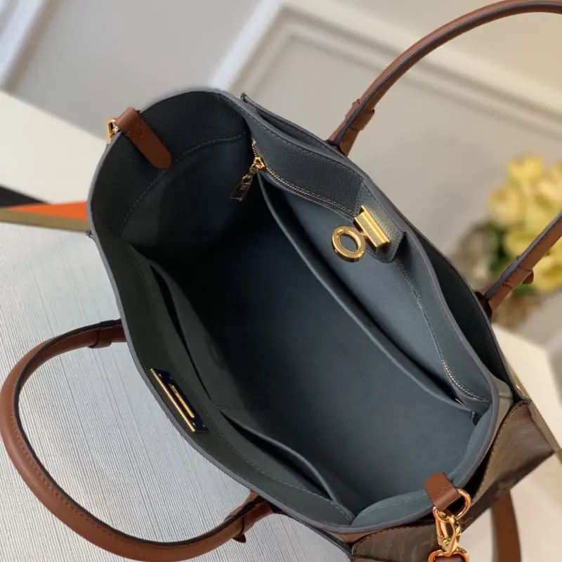 M53826 30.5x24.5x14cm High Quality Bags - Image 8