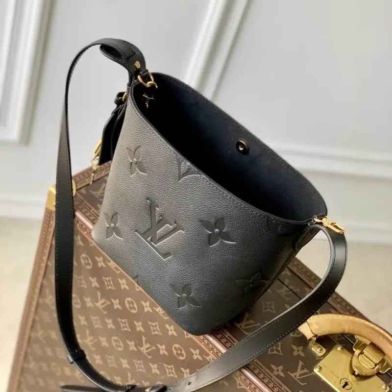 M13840 Black 18x12x16cm High Quality Bags - Image 9