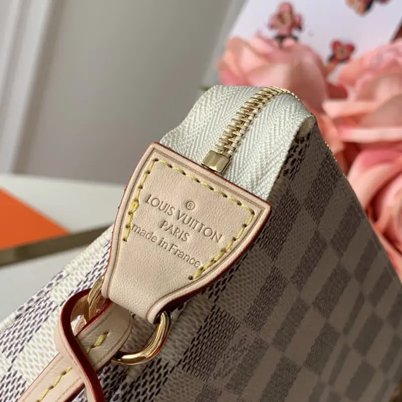 N41207 White 21x13x3cm High Quality Bags - Image 8