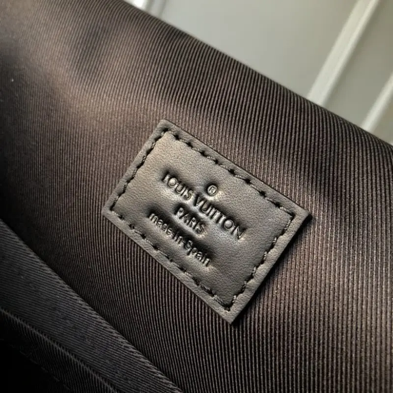 N41038 33x28x7cm High Quality Bags - Image 9