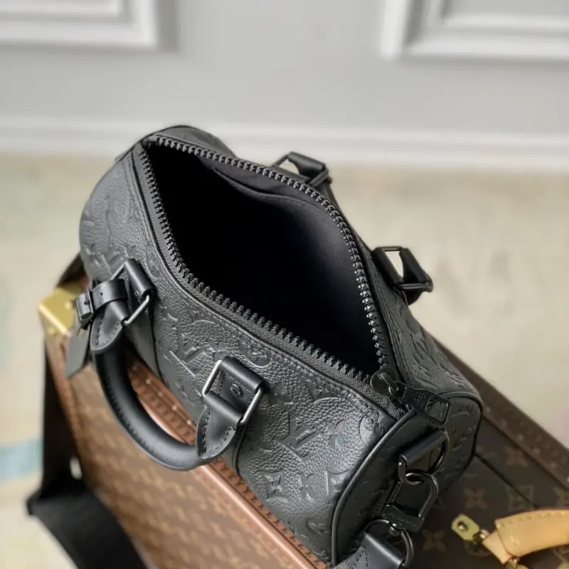 M20900 25x15x11cm High Quality Bags - Image 9