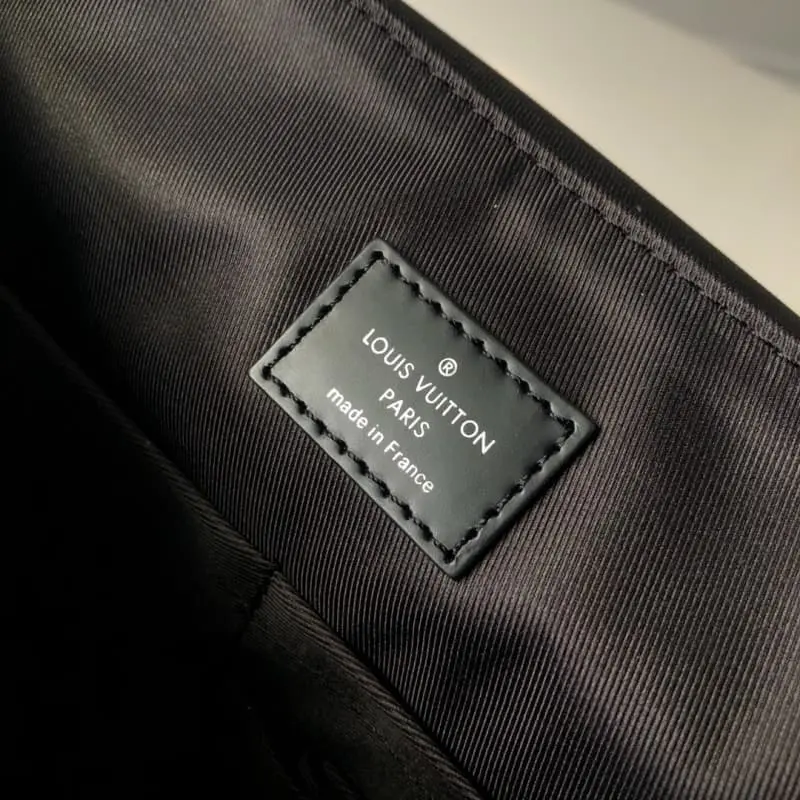 N41500 33x28x8cm High Quality Bags - Image 9