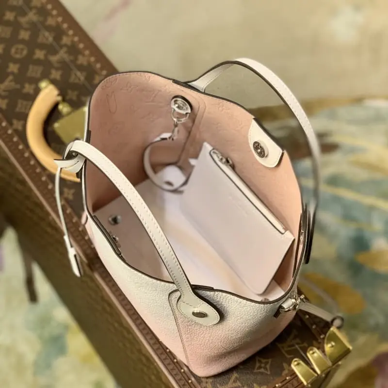 M54353 34x18x13cm High Quality Bags - Image 8