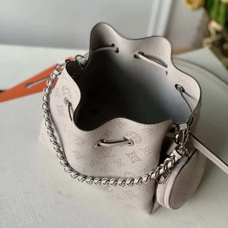 M58791 Grey 19x22x14cm High Quality Bags - Image 8