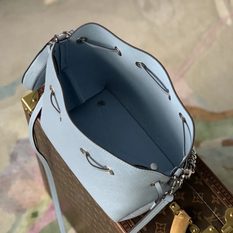 M21582 19x22x14cm High Quality Bags - Image 9