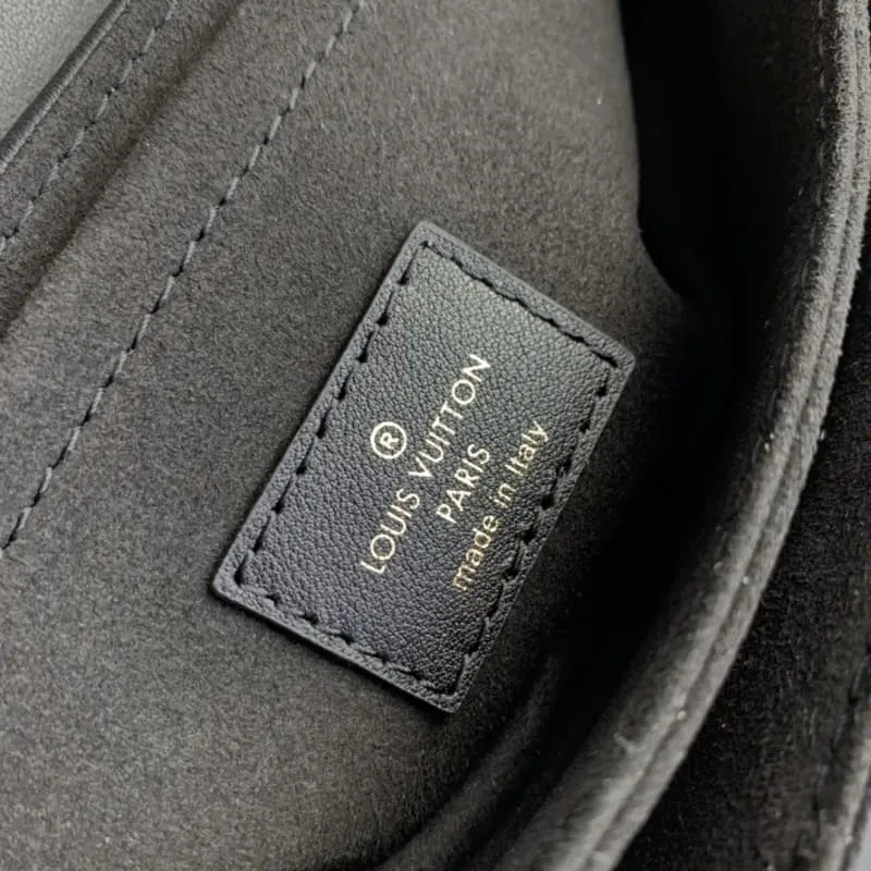 M20687 21x12x9cm High Quality Bags - Image 9