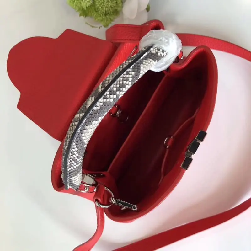 N92039 27x21x9cm High Quality Bags - Image 9