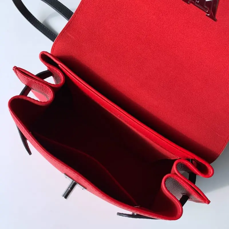 M53937 S2 28x10.cm High Quality Bags - Image 9