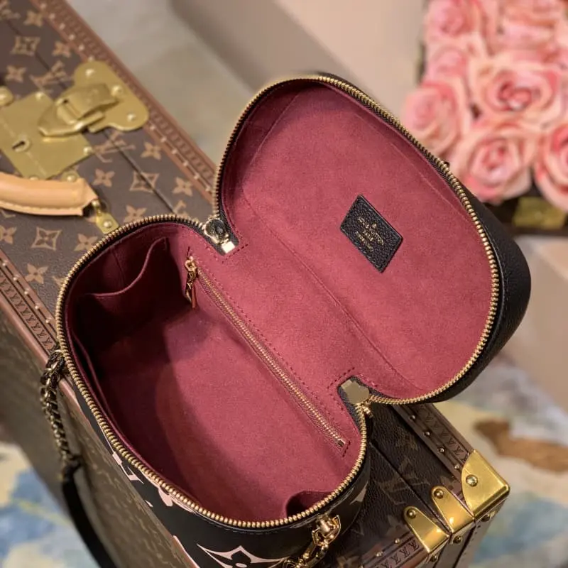 M45780 19x13x11cm High Quality Bags - Image 8