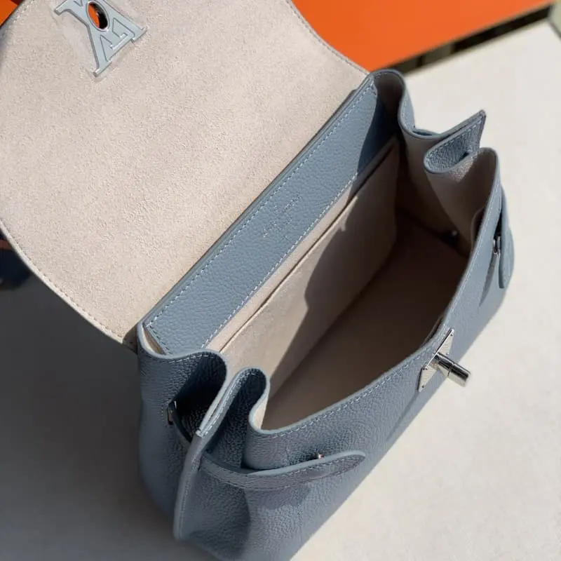 M53937 S3 28x10.cm High Quality Bags - Image 8