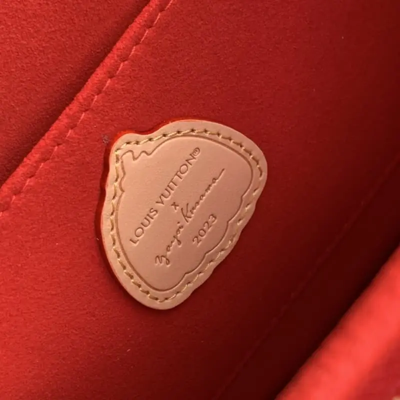 M46432 25x17x10.5cm High Quality Bags - Image 9