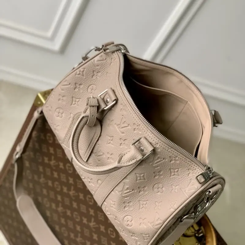 M13865 21x16x34cm High Quality Bags - Image 9