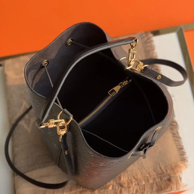 M45256 Black 26x26x17.5cm High Quality Bags - Image 8