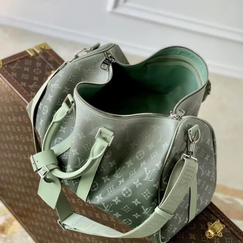 M11718 27x20x45cm High Quality Bags - Image 9