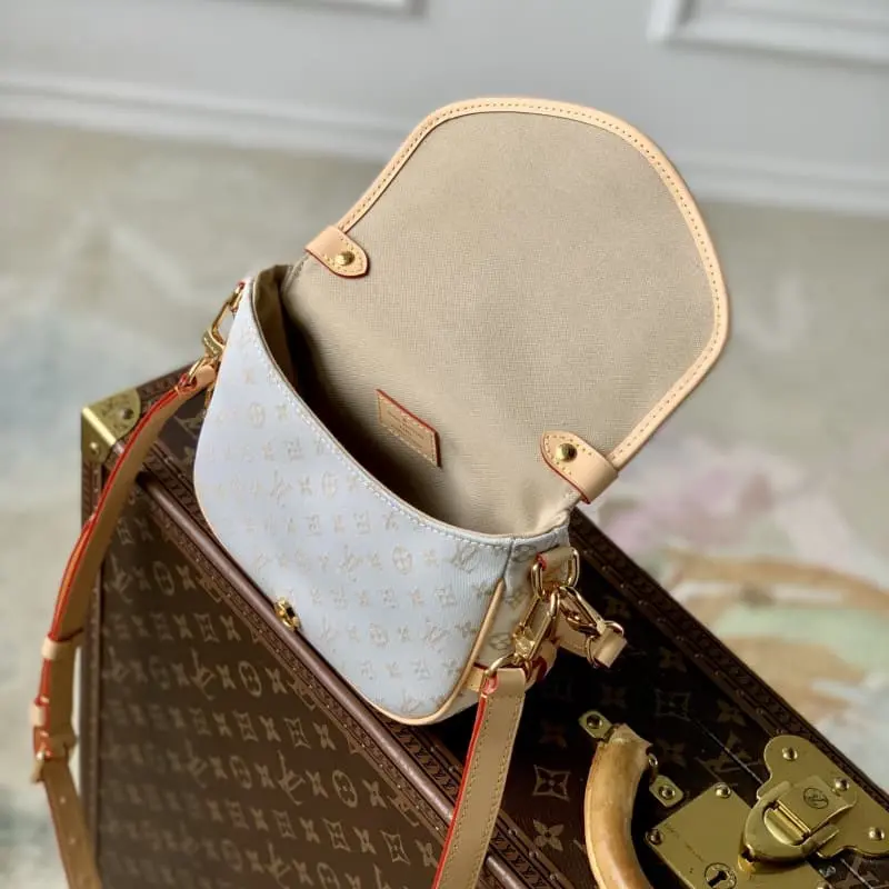 M12327 20x16x7.5cm High Quality Bags - Image 9