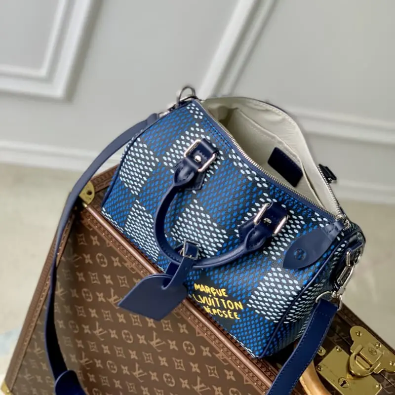 N40691 25x15x15cm High Quality Bags - Image 9