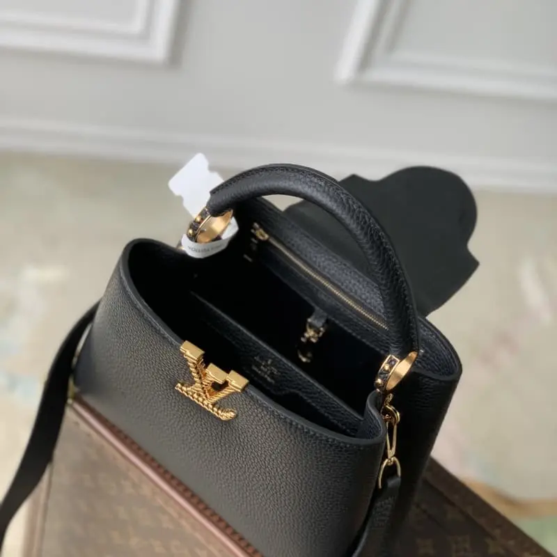 M24673 Black HH102 2 27x18x9cm High Quality Bags - Image 9