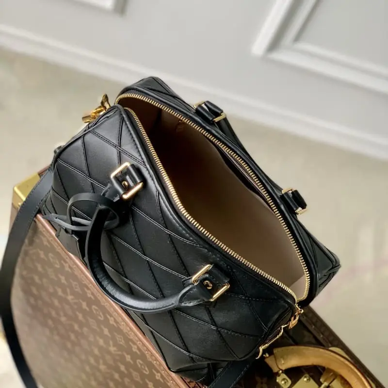 M24206 Black 25x19x15cm High Quality Bags - Image 9