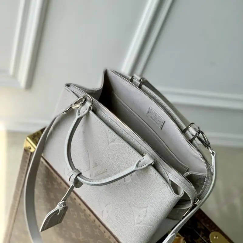 M13803 18x12.5x29cm High Quality Bags - Image 9