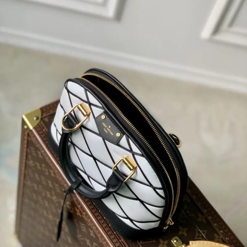 M23666 S1 23.5x17.5x11.5cm High Quality Bags - Image 9