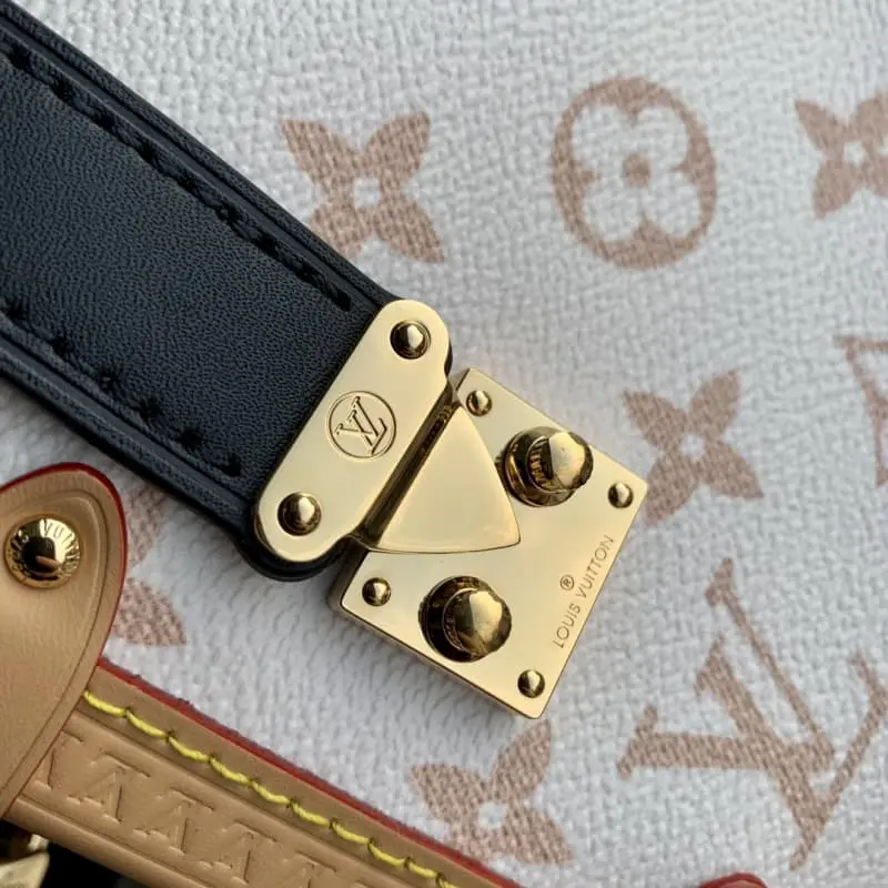 M46907 White Flower 21x14x6cm High Quality Bags - Image 9