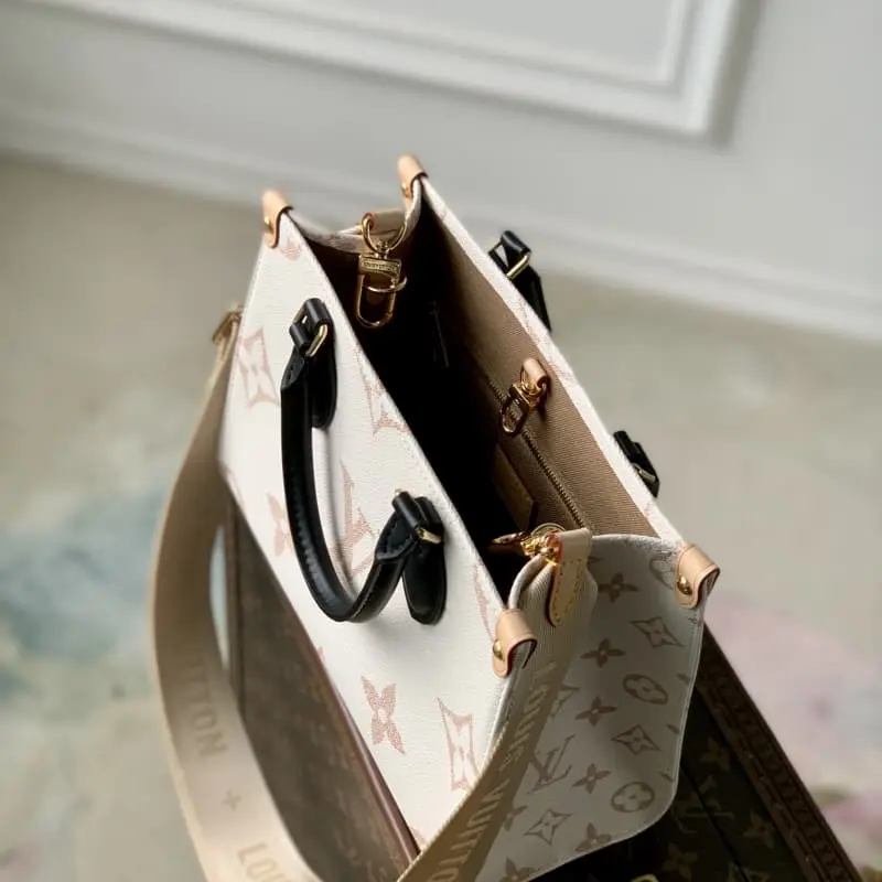 M24533 25x19x11.5cm High Quality Bags - Image 9