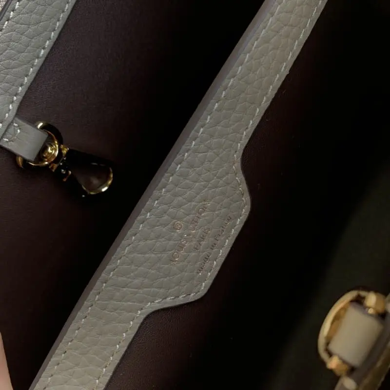 M24567 31.5x20x11cm High Quality Bags - Image 9