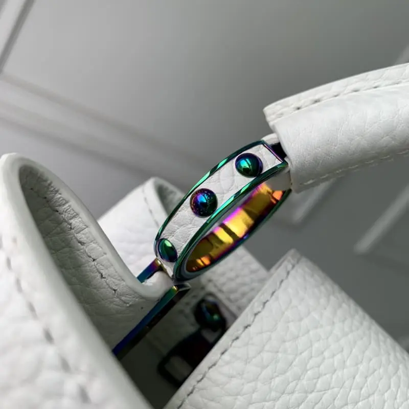 M22055 WhiteMini 21x14x9cm High Quality Bags - Image 9