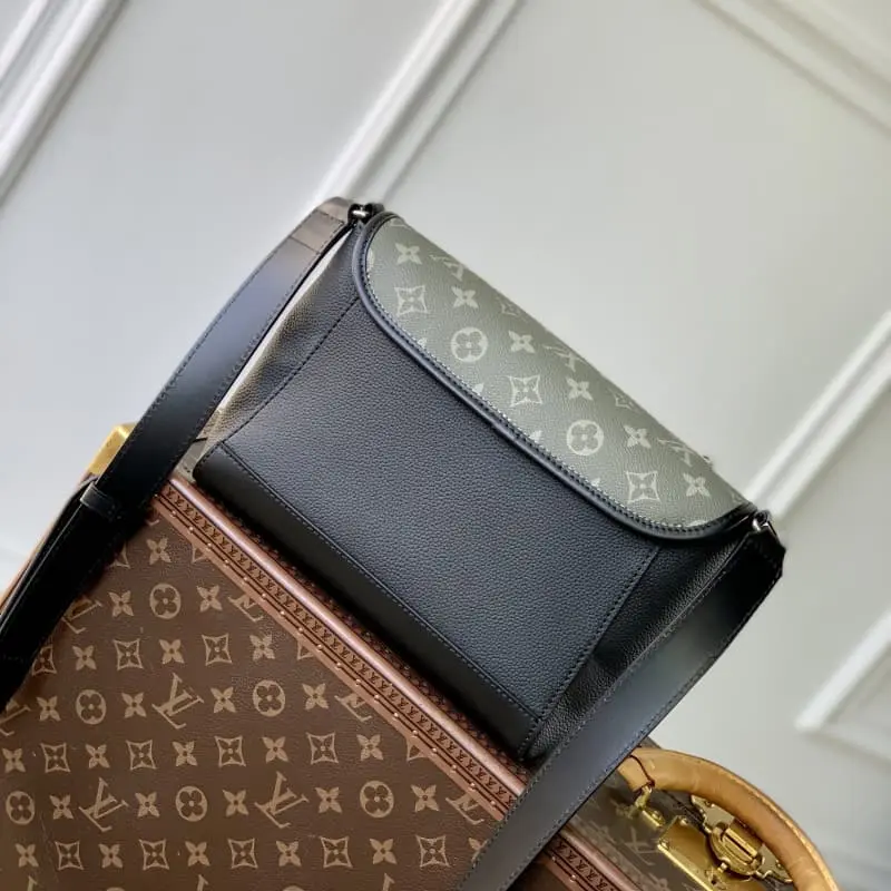 M12615 17x11x26.6cm High Quality Bags - Image 9